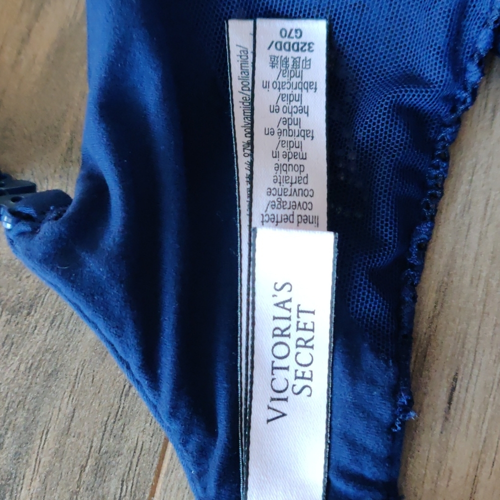 Bundle Of 3 Euc Lace Vs Perfect Coverage Bras - image 5